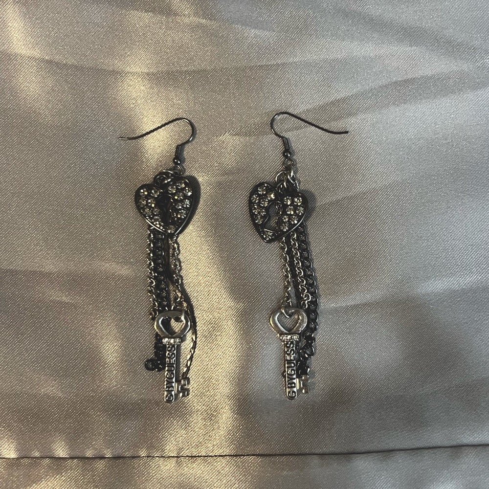 Guess drop earrings
